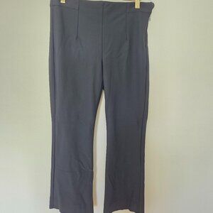 Banana Republic Navy Packable Performance Crop-Flare Pant Size 4